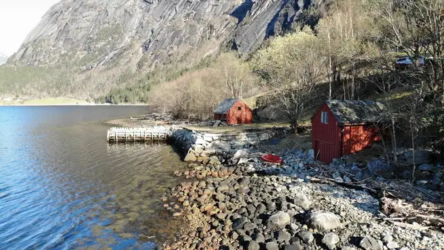 Simadalsvegen, naust — image 4